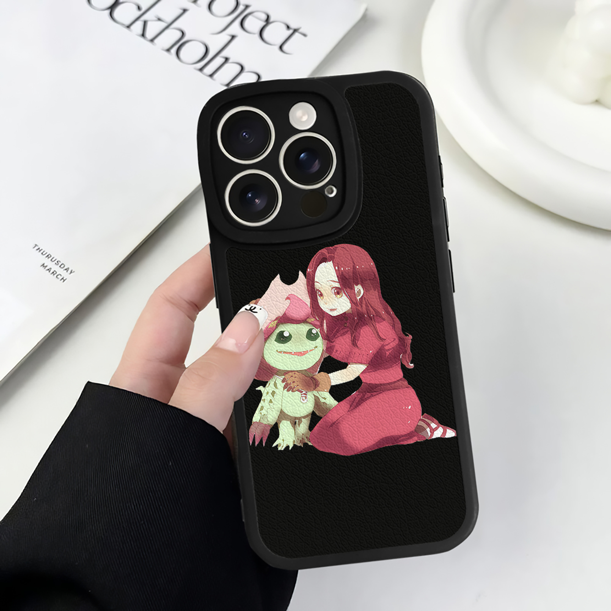 （画像用） Digimon デジタルモンスター/デジモン 【iPhone 16シリーズ対応】シリコンスマホケース（レザー調） 材質：シリコン